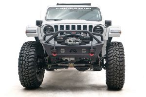 Fab Fours Front Stubby Bumper with Pre-Runner Guard in black for 18+ Jeep Wrangler JL, JLU and Gladiator JT JL18-B4752-1