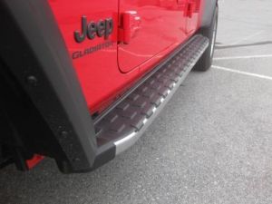 Romik REC-T Series Running Boards in Polished Aluminum for 20+ Jeep Gladiator JT 51316418