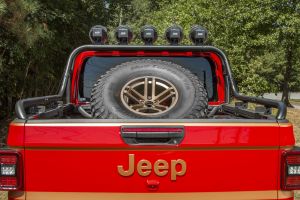 Rugged Ridge Bed Mounted Spare Tire Carrier for 20+ Jeep Gladiator JT 11546.71